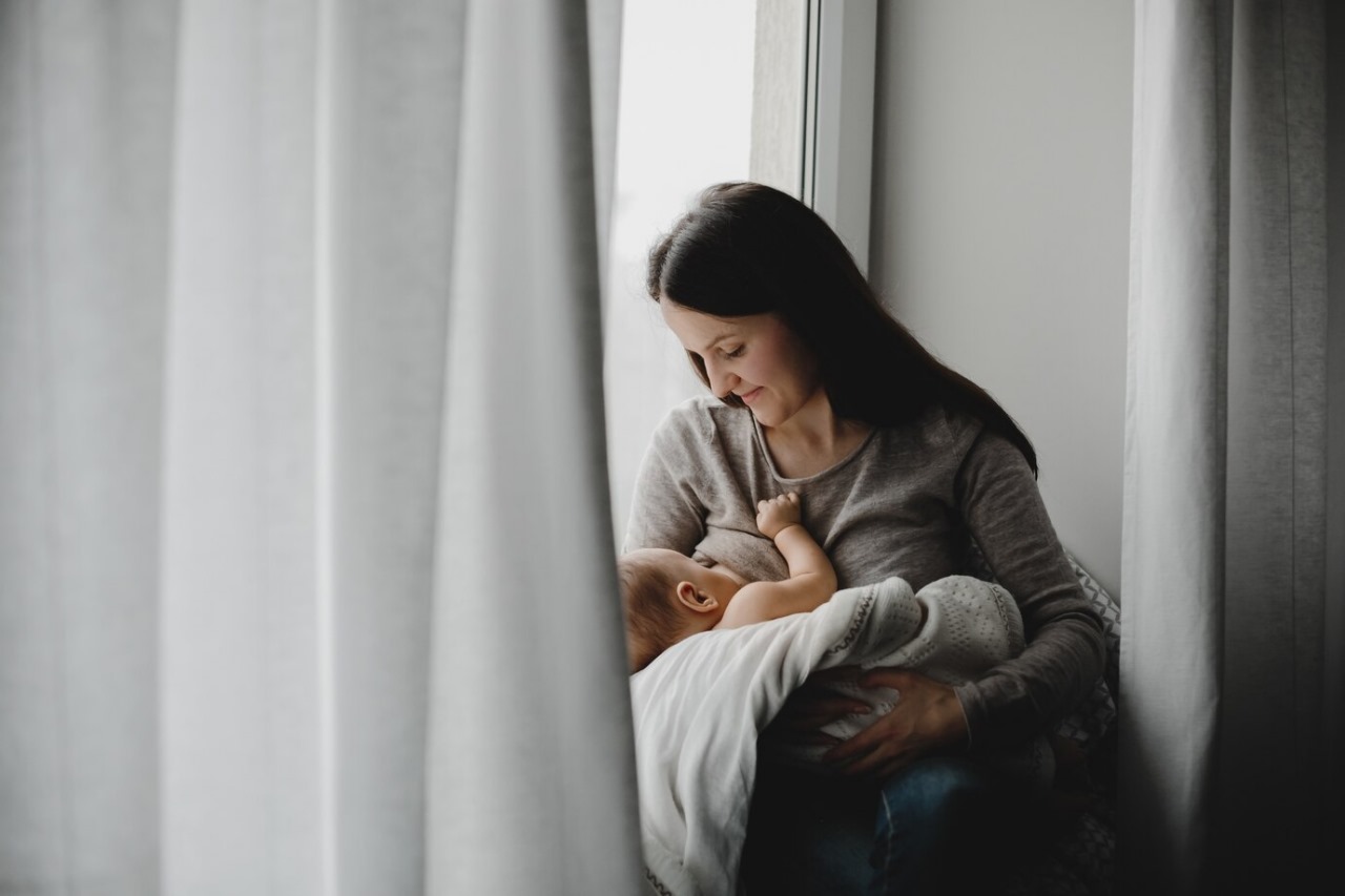 Cara Mengatasi Bayi Yang Sering Menggigit Saat Menyusu - Pregnabel 