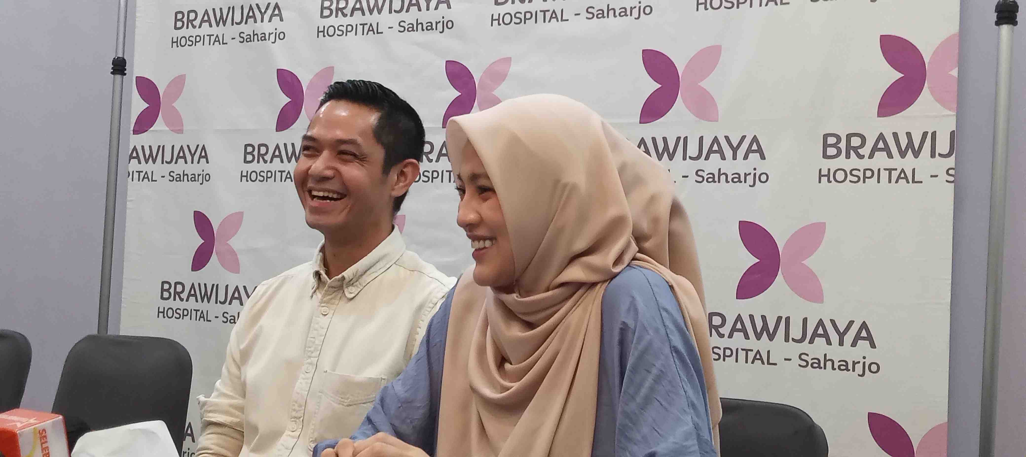 Dude Harlino Ungkap Kebahagiaan Akhirnya Dikaruniai Anak Perempuan