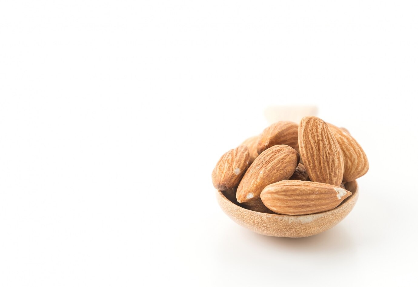 Manfaat Kacang Almond Untuk Ibu Menyusui - Pregnabel